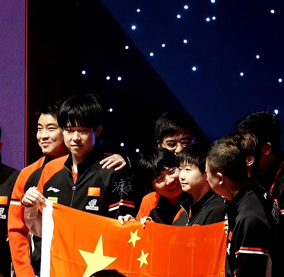 包含亚冠今夜再迎强敌，法兰克福战术微调，主帅态度——信心回归，临场指挥获称赞的词条