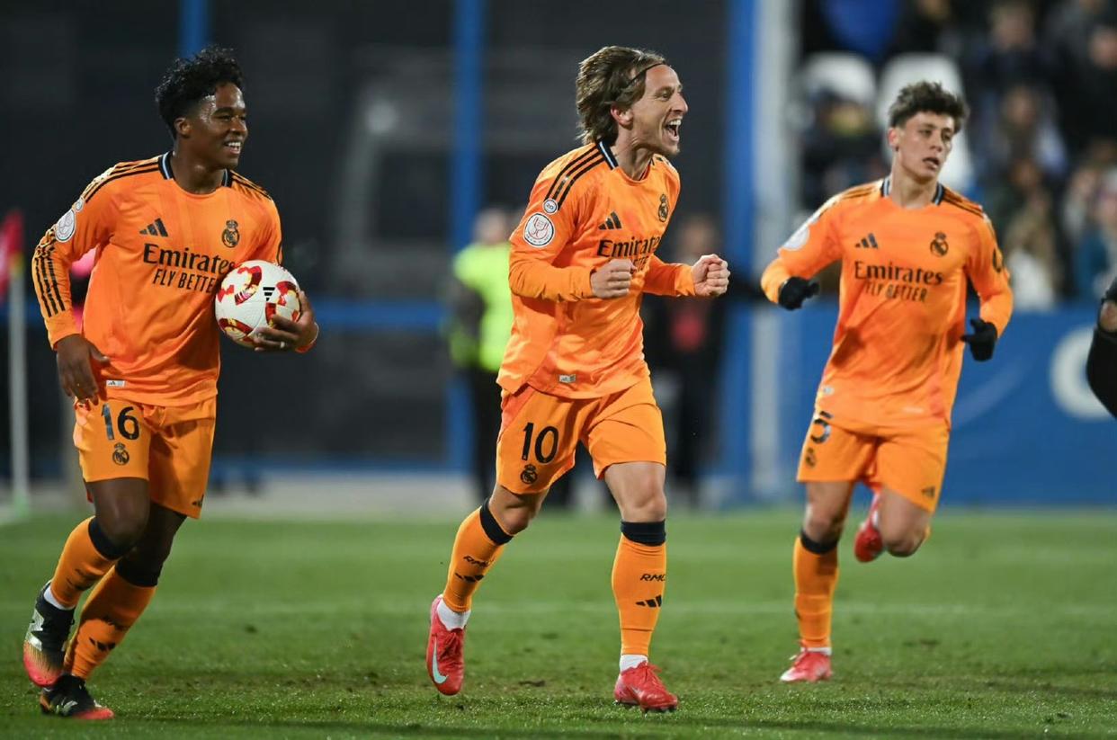 包含阿森纳迎国王杯关键赛,今夜复出首秀,震撼外界,数据趋势出现新变化的词条 包含阿森纳迎国王杯关键赛,今夜复出首秀,震撼外界,数据趋势出现新变化的词条